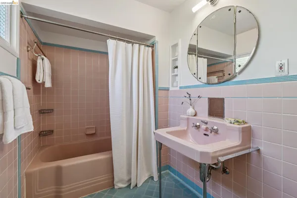 $949,000 | 716 Ashbury Avenue, El Cerrito, CA 94530