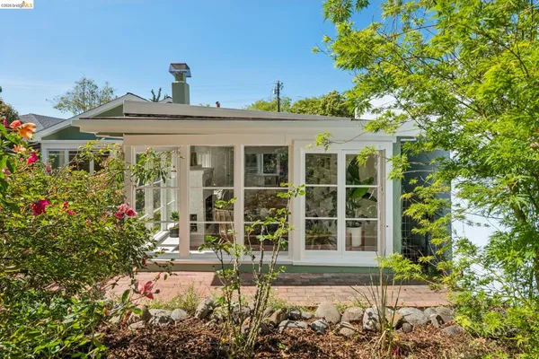 $949,000 | 716 Ashbury Avenue, El Cerrito, CA 94530
