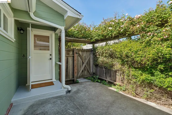 $949,000 | 716 Ashbury Avenue, El Cerrito, CA 94530