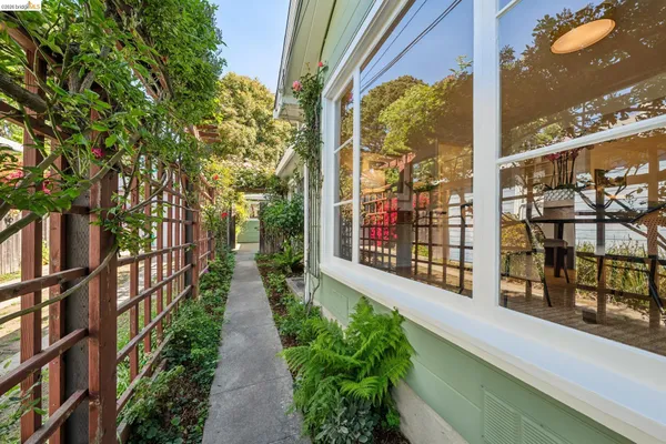 $949,000 | 716 Ashbury Avenue, El Cerrito, CA 94530