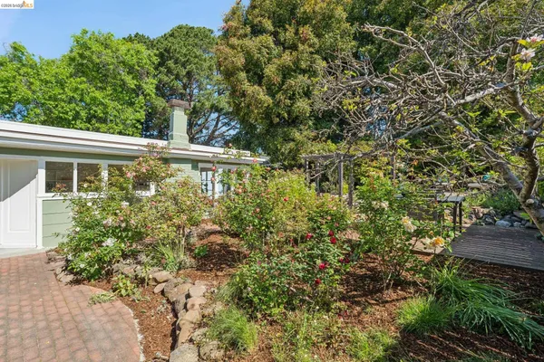 $949,000 | 716 Ashbury Avenue, El Cerrito, CA 94530