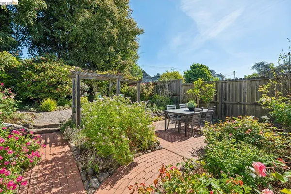 $949,000 | 716 Ashbury Avenue, El Cerrito, CA 94530