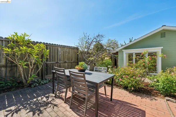 $949,000 | 716 Ashbury Avenue, El Cerrito, CA 94530