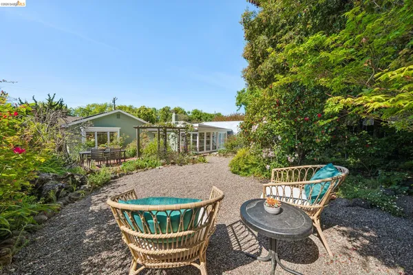 $949,000 | 716 Ashbury Avenue, El Cerrito, CA 94530