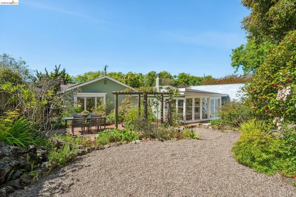 $949,000 | 716 Ashbury Avenue, El Cerrito, CA 94530