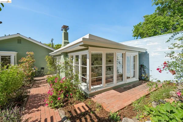 $949,000 | 716 Ashbury Avenue, El Cerrito, CA 94530