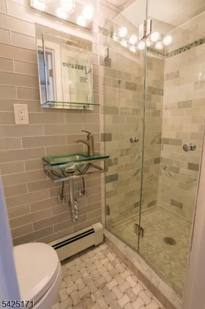 $3,750 | 210 Walnut Street, Unit LEFT, Garwood, NJ 07027