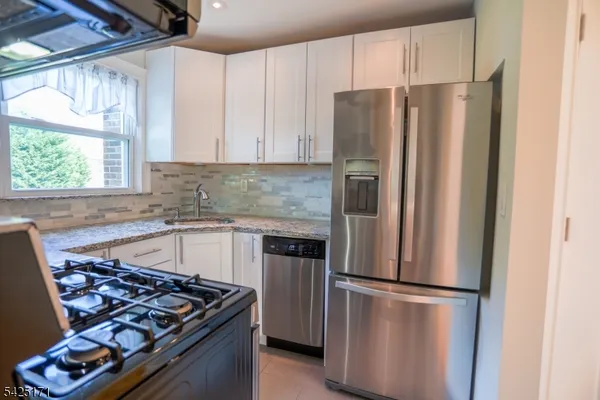 $3,750 | 210 Walnut Street, Unit LEFT, Garwood, NJ 07027