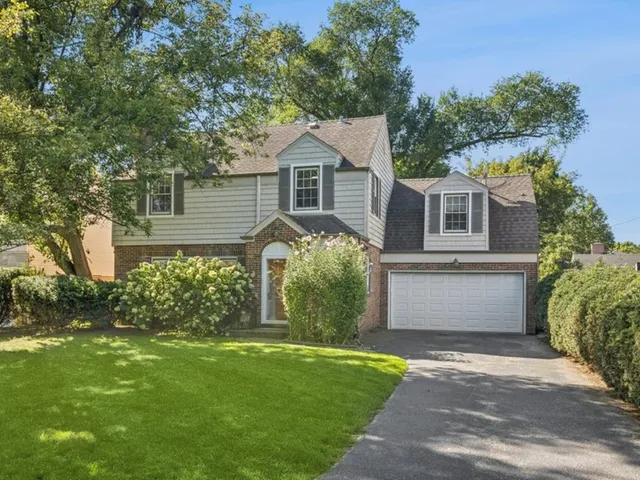 $875,000 | 839 Chilton Lane, Wilmette, IL 60091
