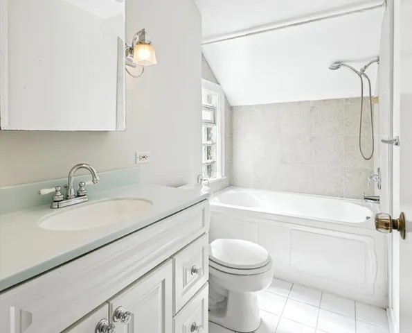 $875,000 | 839 Chilton Lane, Wilmette, IL 60091