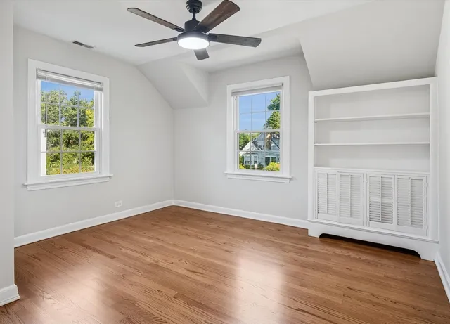 $875,000 | 839 Chilton Lane, Wilmette, IL 60091