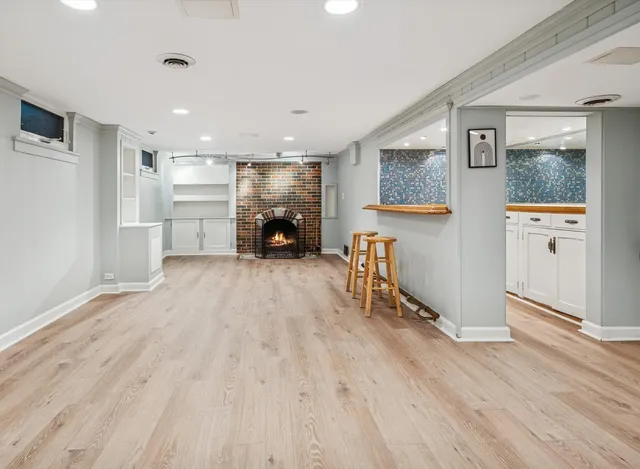 $875,000 | 839 Chilton Lane, Wilmette, IL 60091