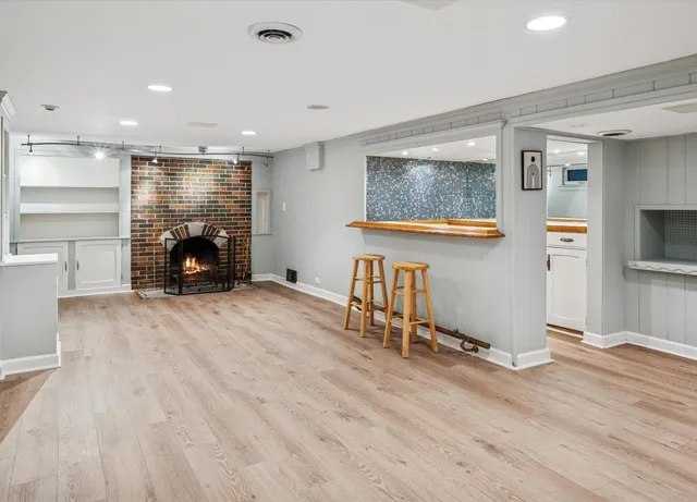 $875,000 | 839 Chilton Lane, Wilmette, IL 60091