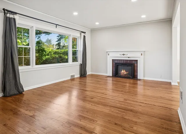 $875,000 | 839 Chilton Lane, Wilmette, IL 60091