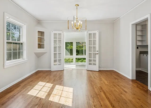 $875,000 | 839 Chilton Lane, Wilmette, IL 60091