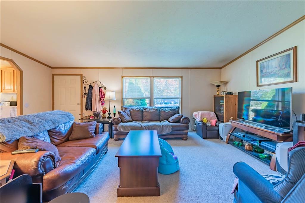 1653 Arona Road Irwin, PA 15642 - Photo 13 of 25 Gallery Image 13