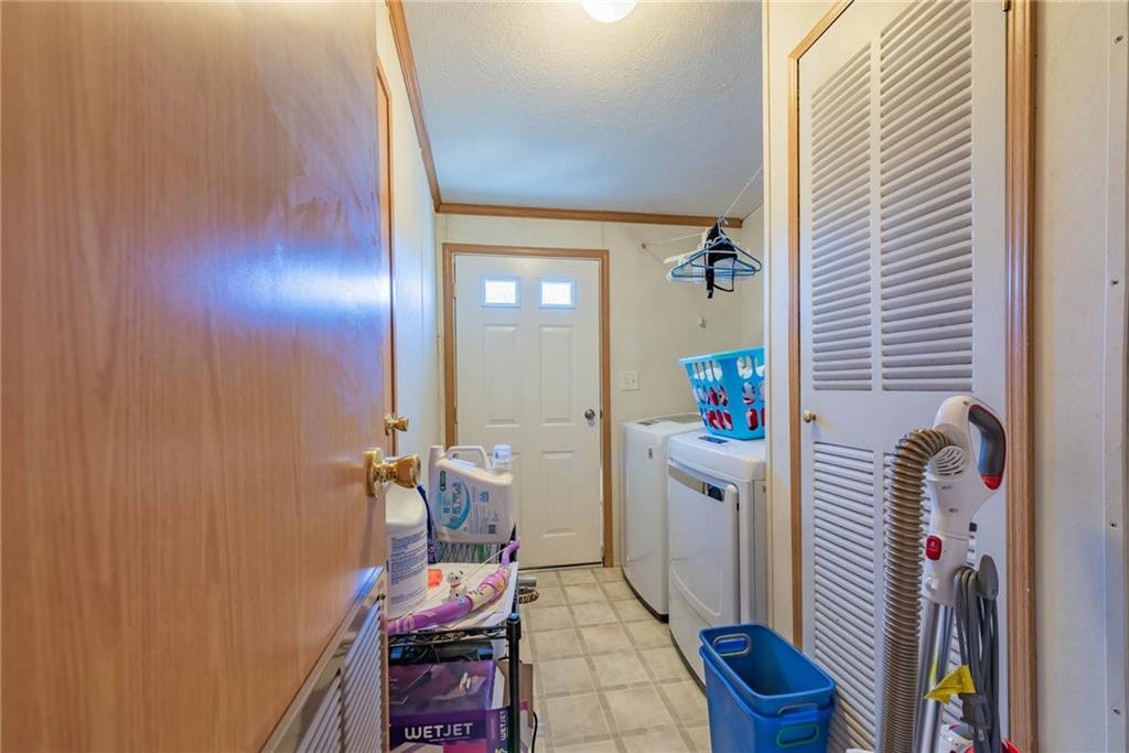1653 Arona Road Irwin, PA 15642 - Photo 15 of 25 Gallery Image 15