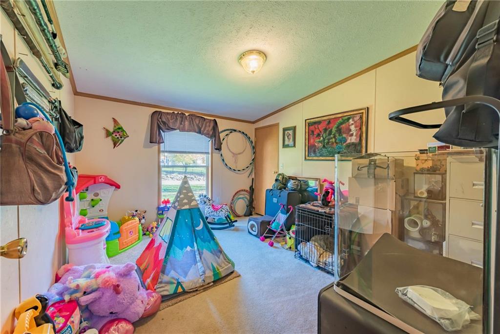 1653 Arona Road Irwin, PA 15642 - Photo 17 of 25 Gallery Image 17