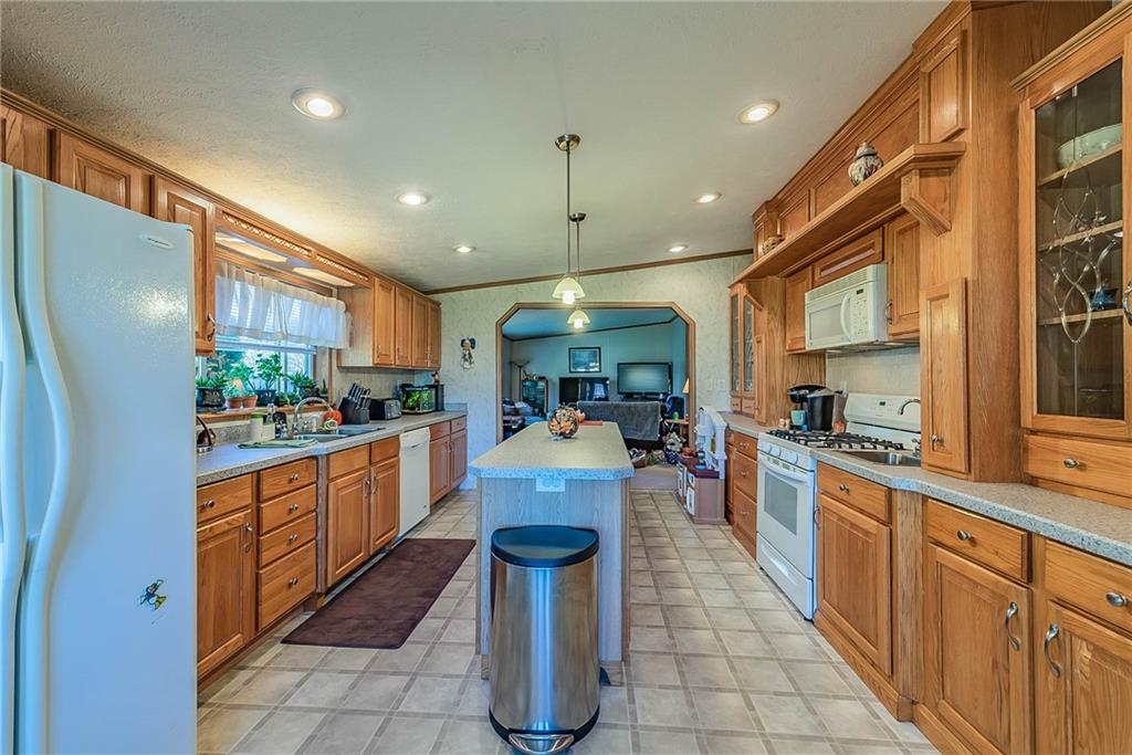 1653 Arona Road Irwin, PA 15642 - Photo 9 of 25 Gallery Image 9