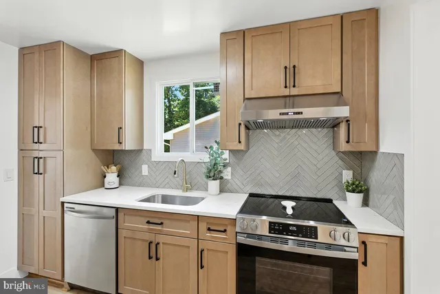 $414,900 | 5811 Dade Street, Capitol Heights, MD 20743