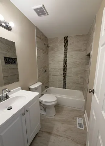 $299,900 | 1659 Islandview Court, Hoffman Estates, IL 60169