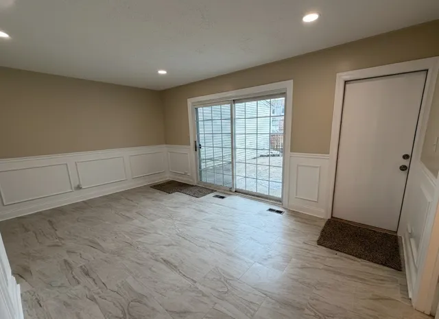 $299,900 | 1659 Islandview Court, Hoffman Estates, IL 60169