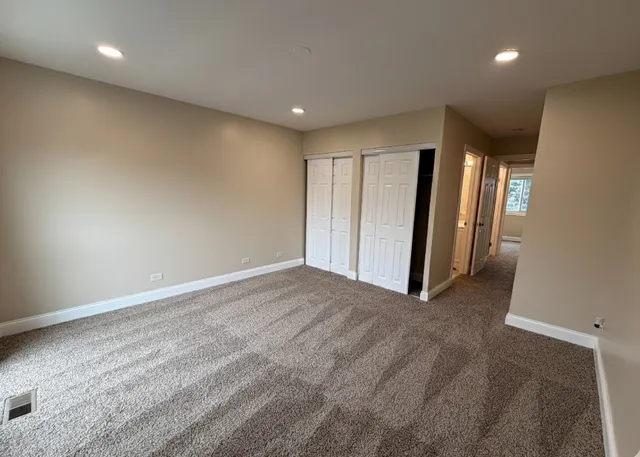 $299,900 | 1659 Islandview Court, Hoffman Estates, IL 60169