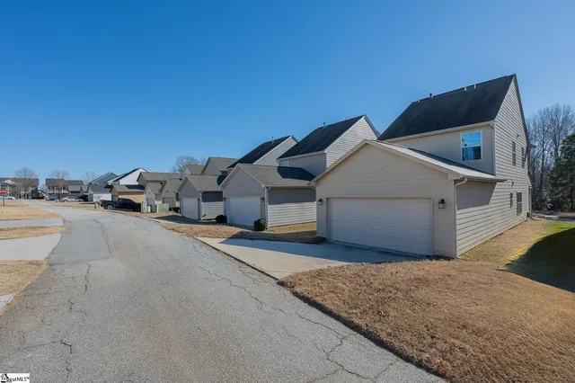 $299,900 | 200 Ellis Mill Street, Simpsonville, SC 29680