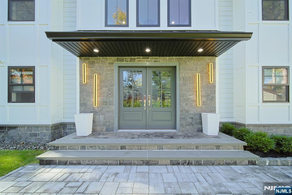 258 County Road Demarest, NJ 07627 - Photo 12 of 49