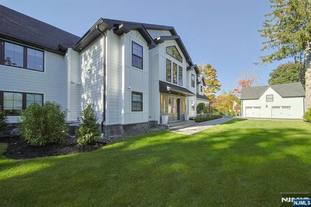 $2,890,000 | 258 County Road, Demarest, NJ 07627