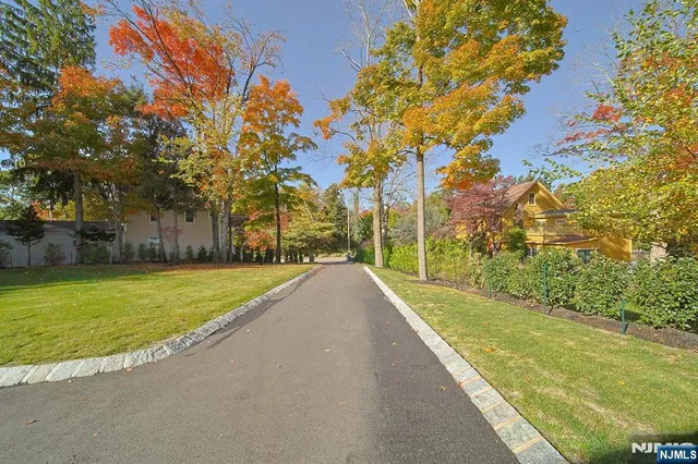 $2,890,000 | 258 County Road, Demarest, NJ 07627