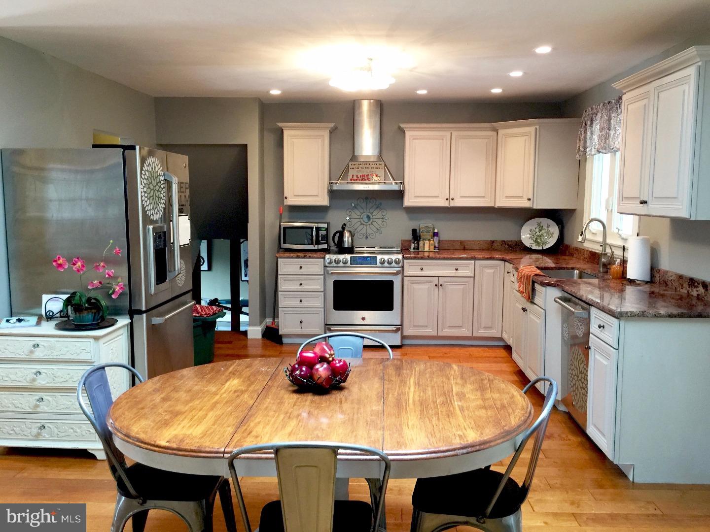 8 Clearview Road Malvern, PA 19355 - Photo 3 of 20 Kitchen