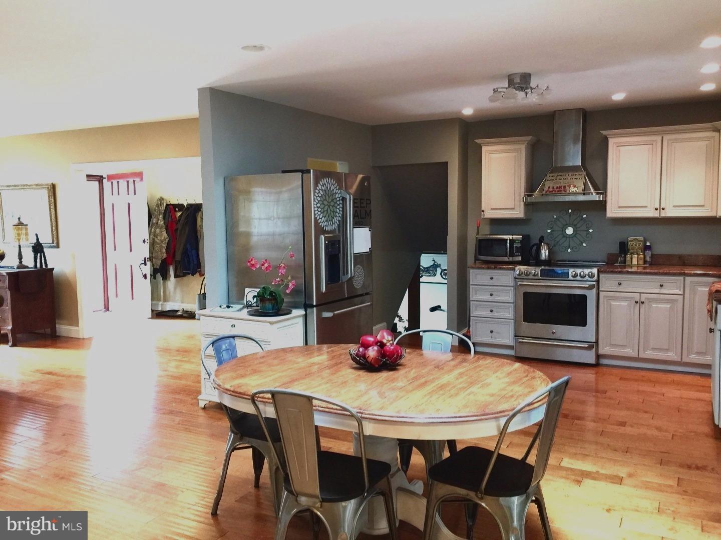 8 Clearview Road Malvern, PA 19355 - Photo 4 of 20 Kitchen