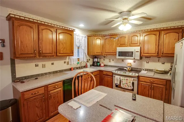 $320,000 | 1211 Fox Lake Drive, Godfrey, IL 62035