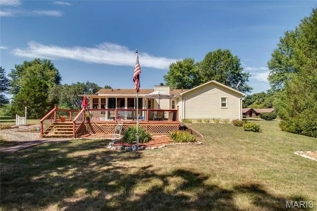 $320,000 | 1211 Fox Lake Drive, Godfrey, IL 62035