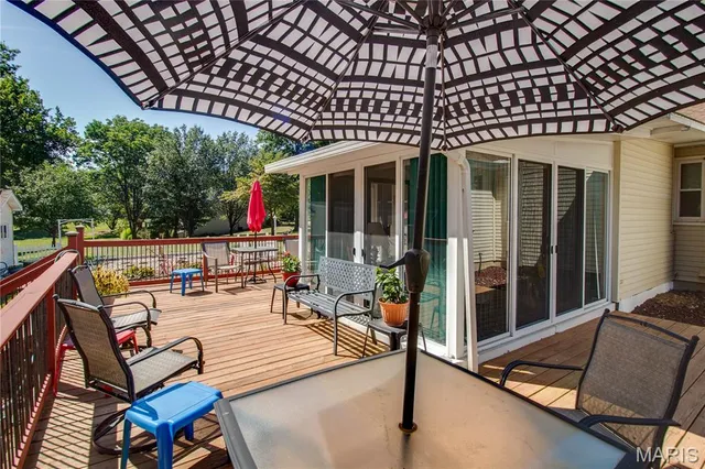 $320,000 | 1211 Fox Lake Drive, Godfrey, IL 62035