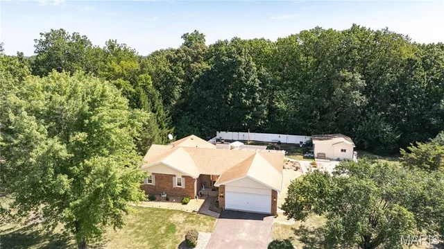 $320,000 | 1211 Fox Lake Drive, Godfrey, IL 62035