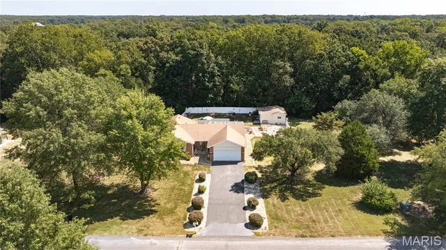 $320,000 | 1211 Fox Lake Drive, Godfrey, IL 62035