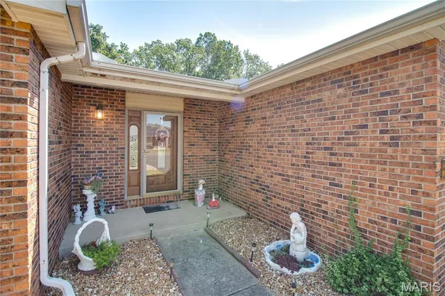 $320,000 | 1211 Fox Lake Drive, Godfrey, IL 62035