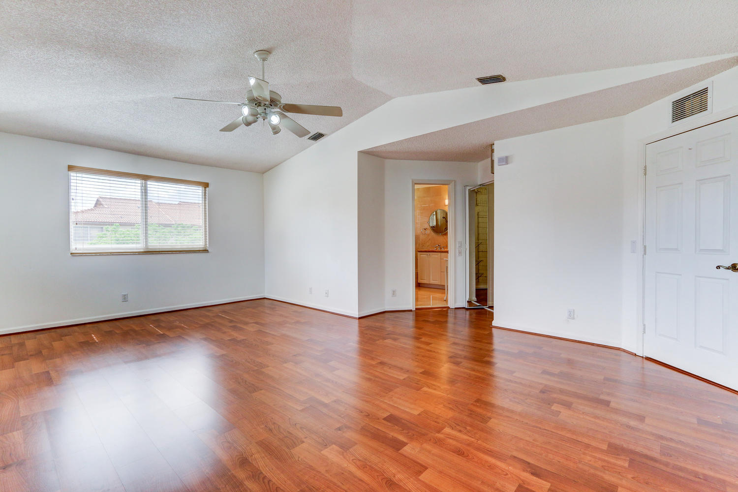 6788 Via Regina Boca Raton, FL 33433 - Photo 11 of 21 6788 Via Regina Boca Raton FL-large-011-