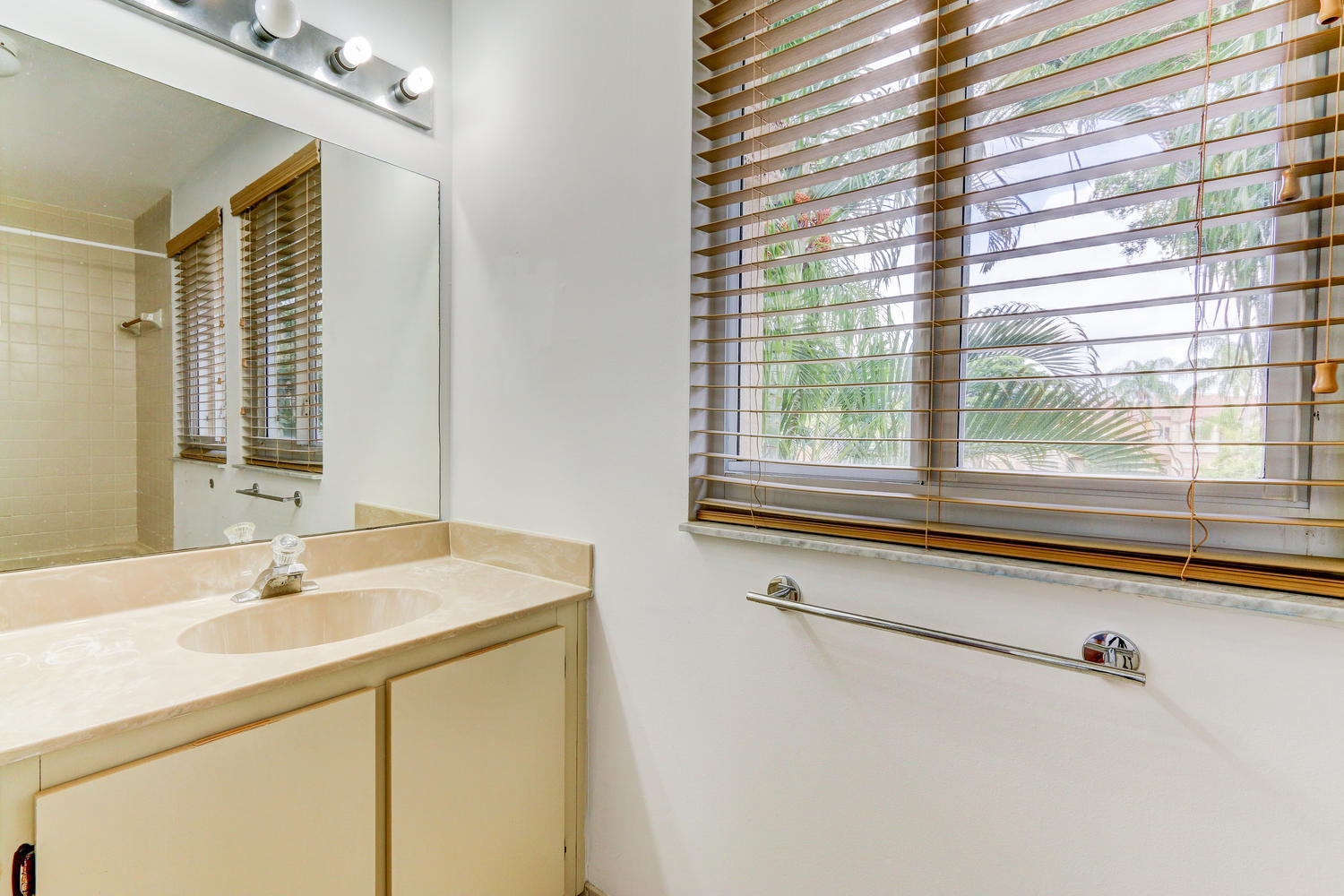 6788 Via Regina Boca Raton, FL 33433 - Photo 15 of 21 6788 Via Regina Boca Raton FL-large-015-