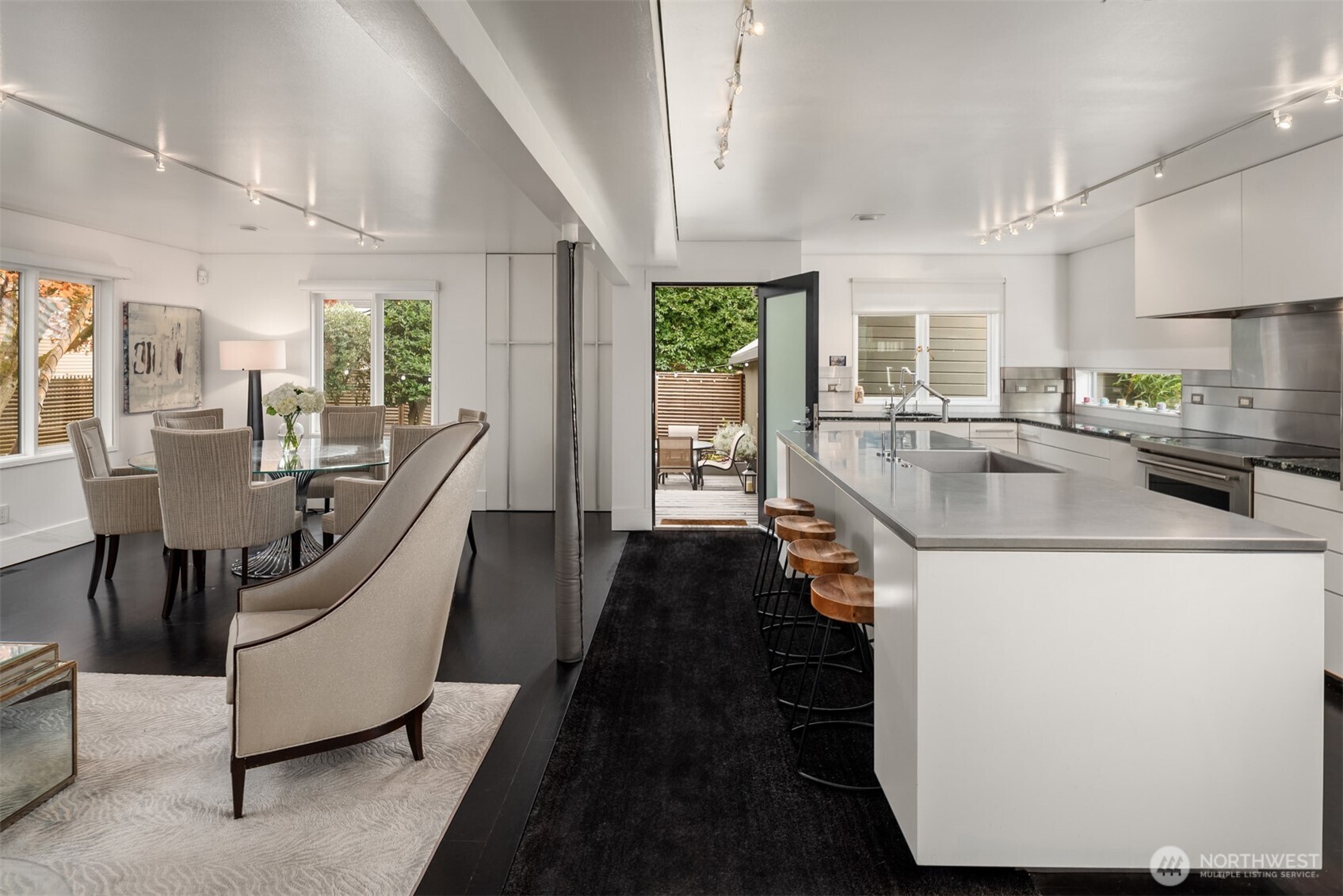 1615 39th Avenue East Seattle, WA 98112 - Photo 12 of 32