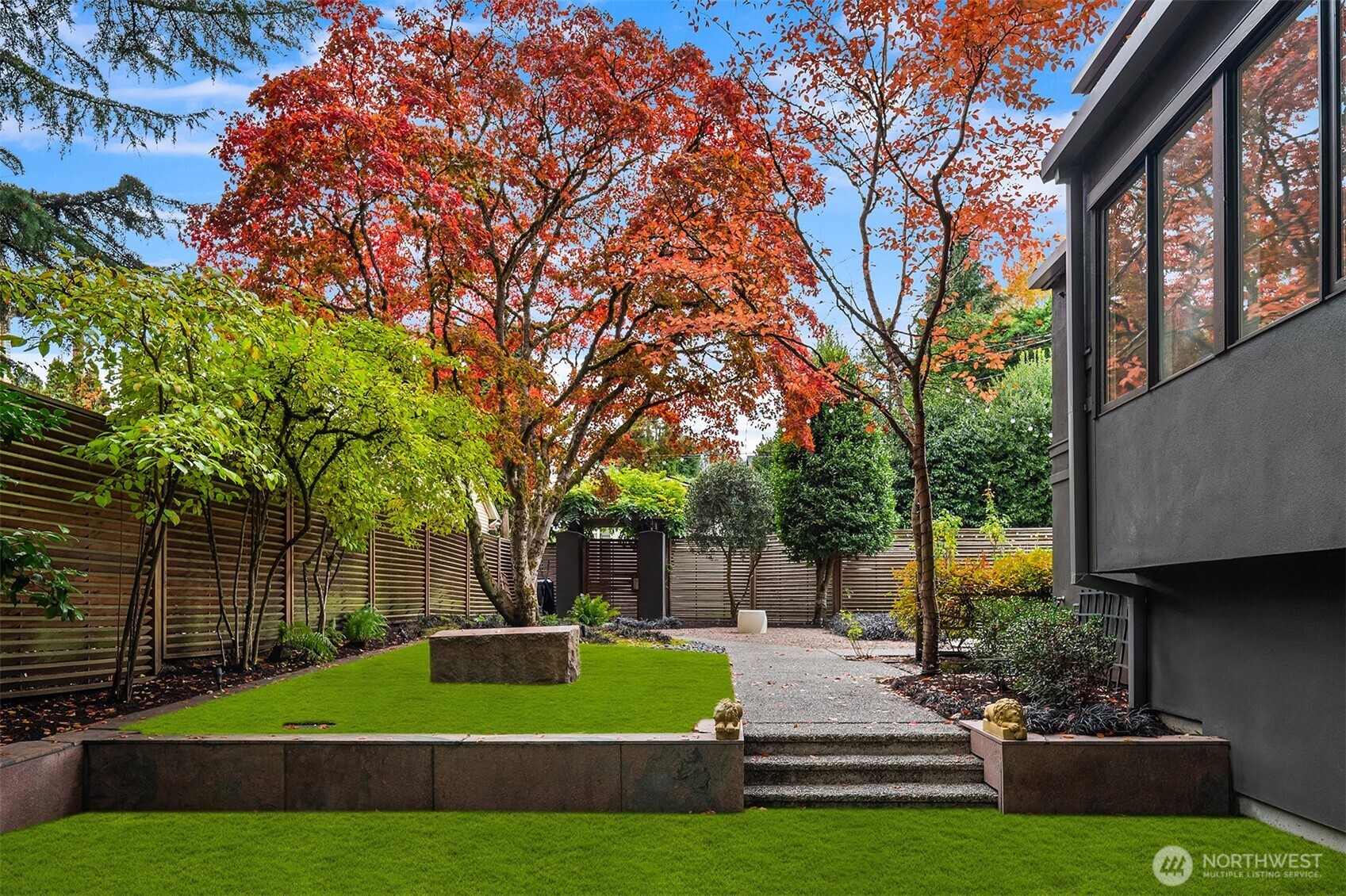 1615 39th Avenue East Seattle, WA 98112 - Photo 31 of 37 a view of garden with trees