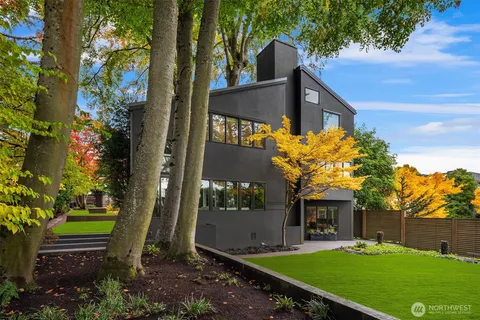 a house view with a outdoor space