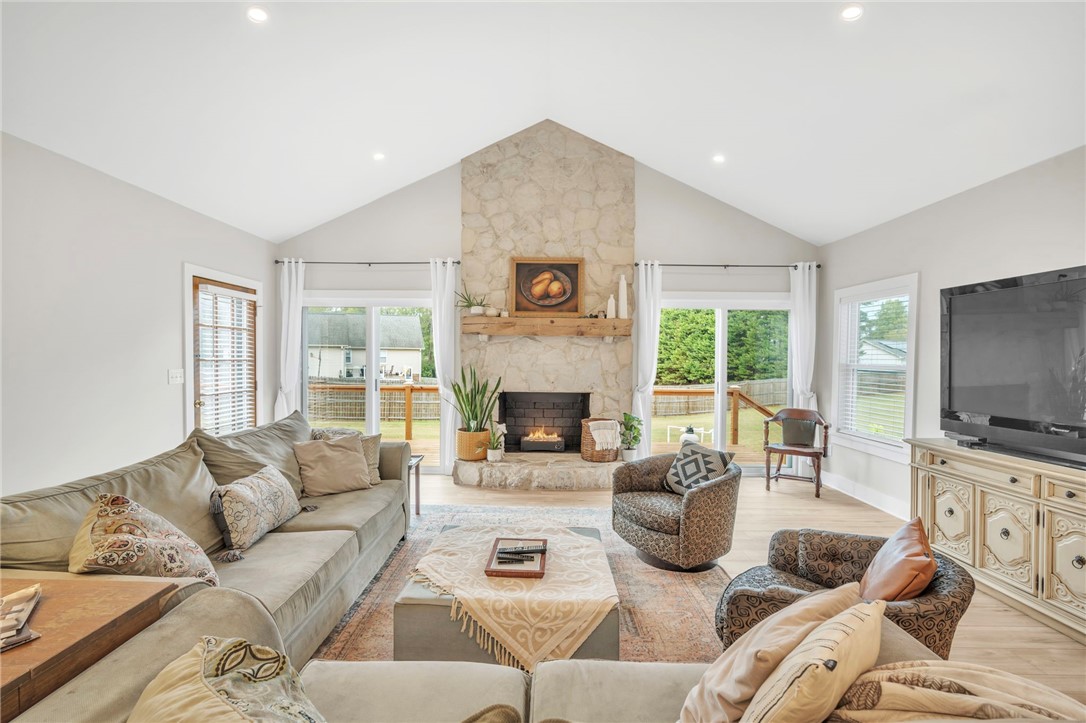 1601 Moorehead Place Pendleton, SC 29670 - Photo 4 of 21