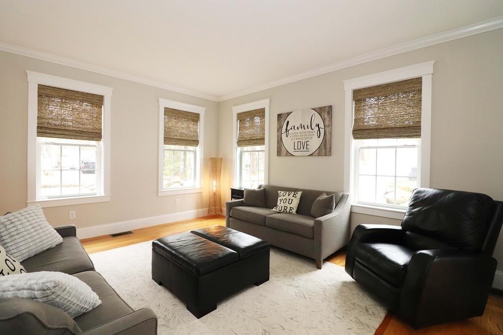 6 Hart Road Lynnfield, MA 01940 - Photo 9 of 42 Gallery Image 9