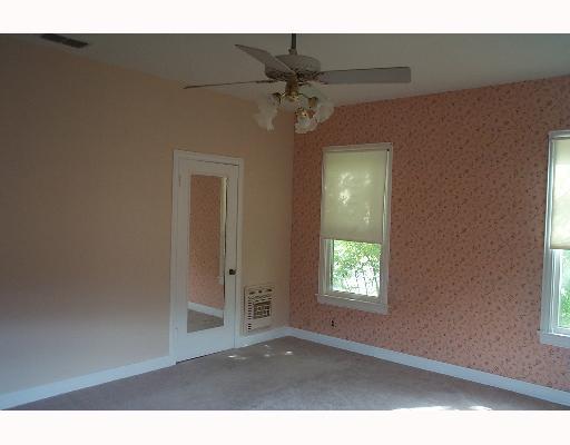 402 Atlantic Street Corpus Christi, TX 78404 - Photo 8 of 9 a view of an empty room with a window