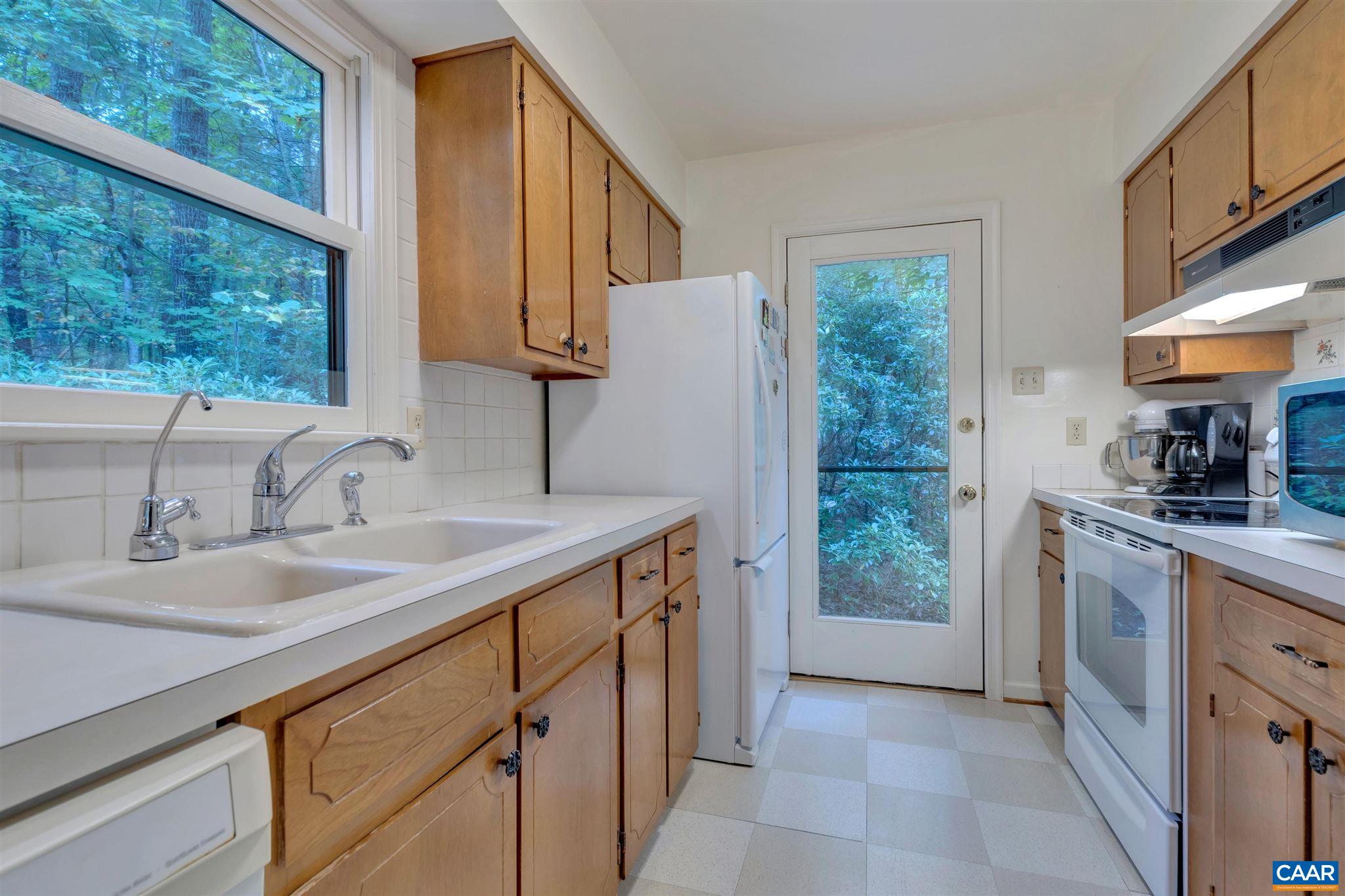 2957 Catlett Road Charlottesville, VA 22901 - Photo 7 of 35 Gallery Image 7