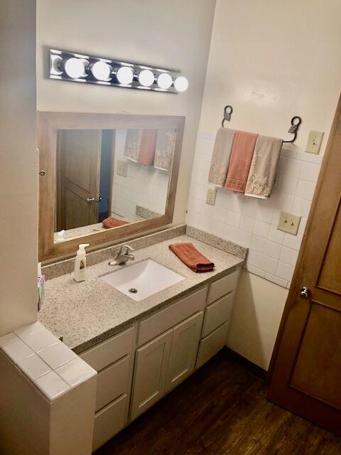2701 Rapids Drive Racine, WI 53404 - Photo 11 of 15 2701 Bathroom 1