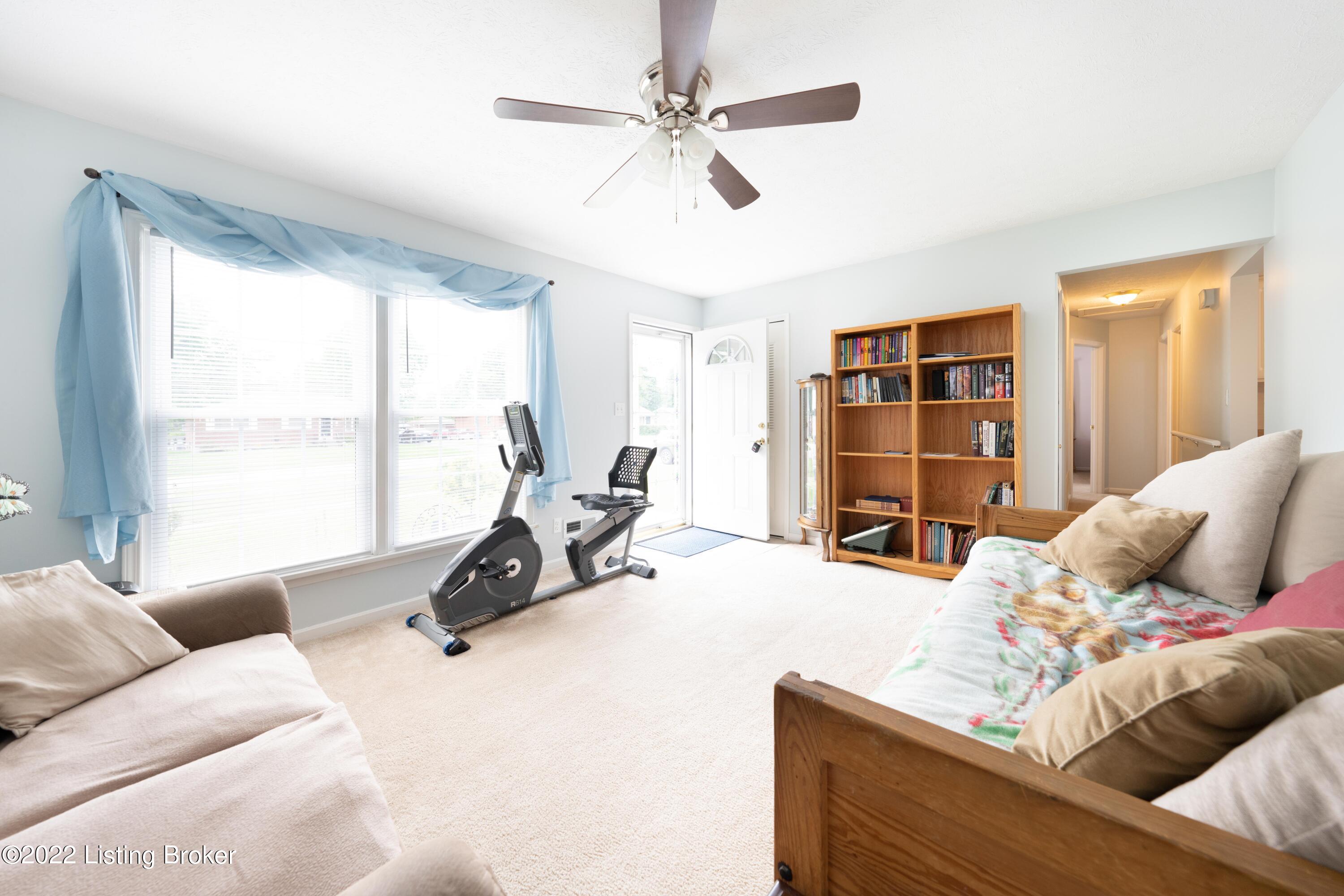 9404 Fairground Road Louisville, KY 40291 - Photo 5 of 34 9404 Fairgrounds Rd-5
